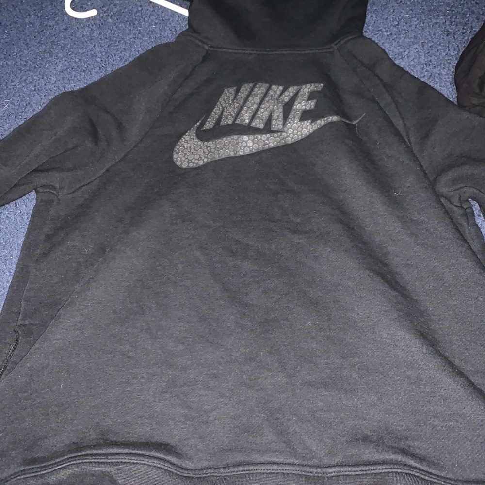nike sweatshirt